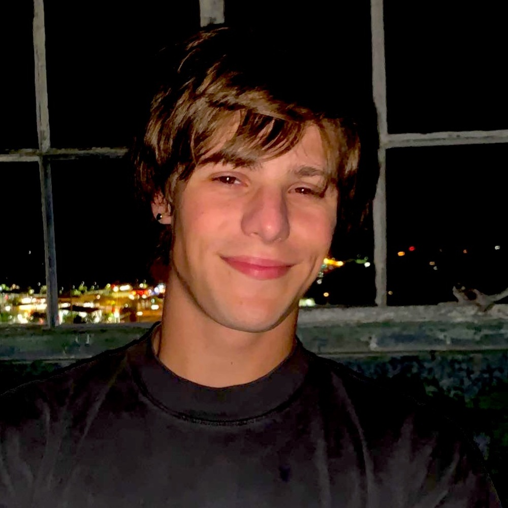 Meet your Posher, Maxwell